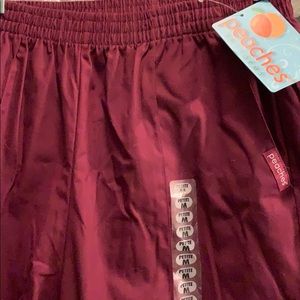 NWT Peaches elastic waist scrubs with pockets burg